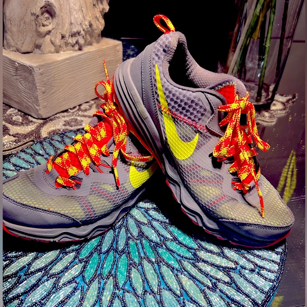 Nike tennis shoes
